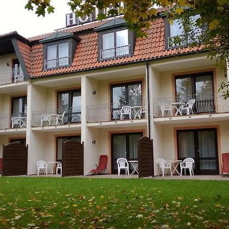 Landhotel Vierjahreszeiten Bad Konigshofen im Grabfeld Exterior photo
