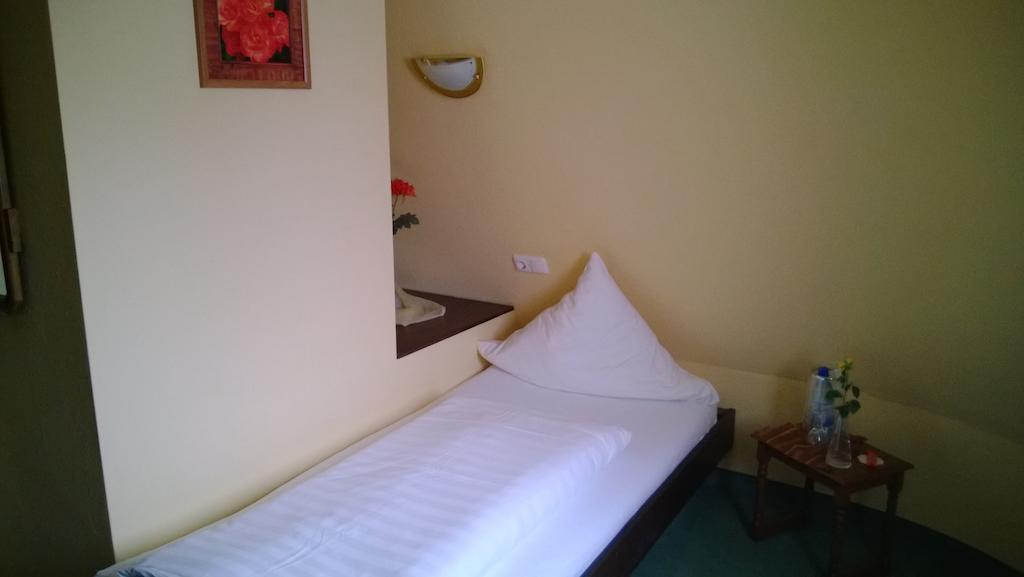 Landhotel Vierjahreszeiten Bad Konigshofen im Grabfeld Room photo