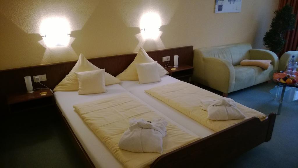Landhotel Vierjahreszeiten Bad Konigshofen im Grabfeld Room photo