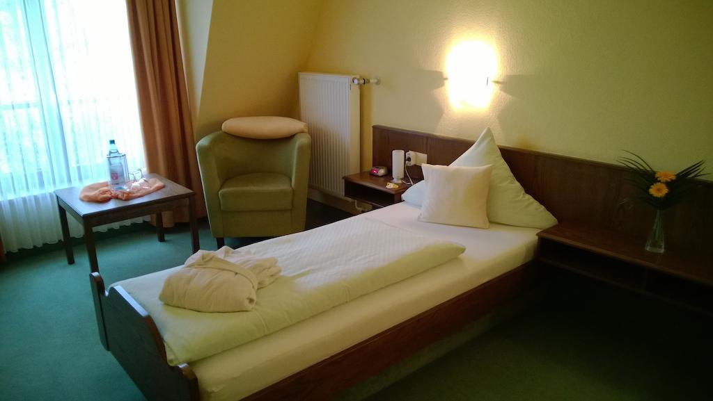 Landhotel Vierjahreszeiten Bad Konigshofen im Grabfeld Room photo