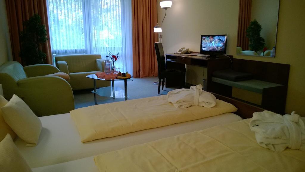 Landhotel Vierjahreszeiten Bad Konigshofen im Grabfeld Room photo